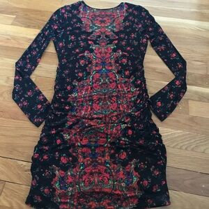 Guess fitted long sleeve dress sz. M